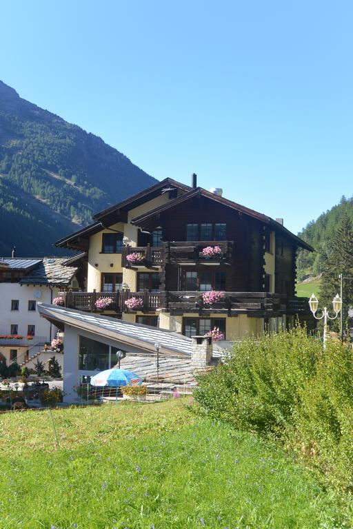 Hotel Baergsunnu Saas-Grund Exterior foto